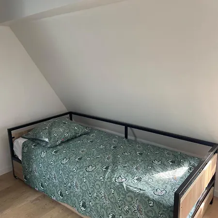 Apartment 2 Entierement Renove Avec Parking Au Calme En Etant A Deux Pas Des Commerces Et Restaurants